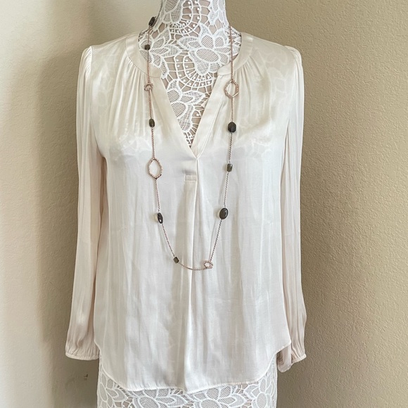 Banana Republic - Picture 1 of 5
